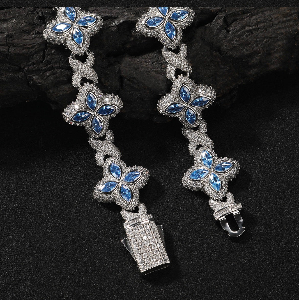 Four leaf clover bracelet
