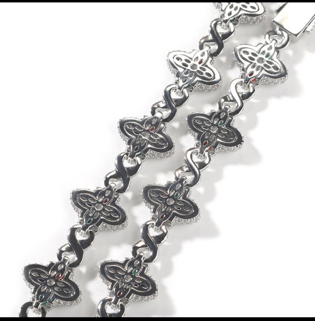 Four leaf clover bracelet