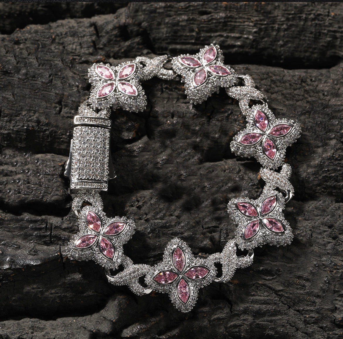 Four leaf clover bracelet