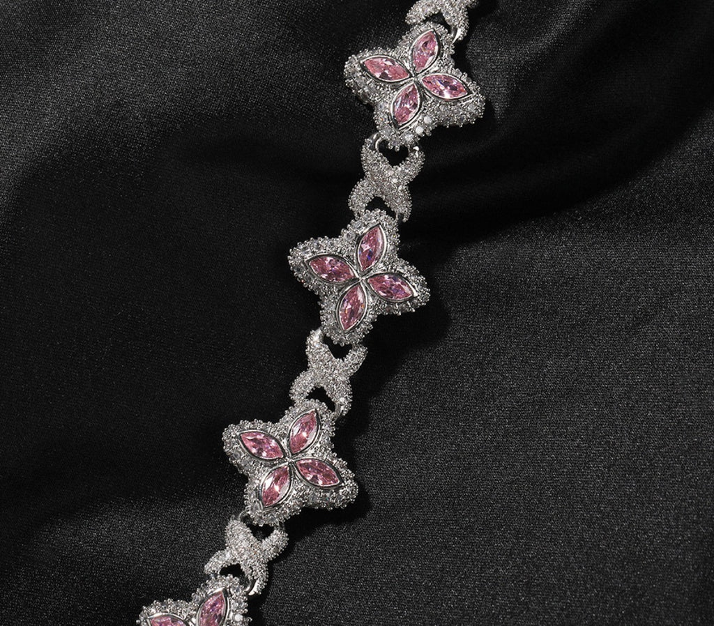 Four leaf clover bracelet