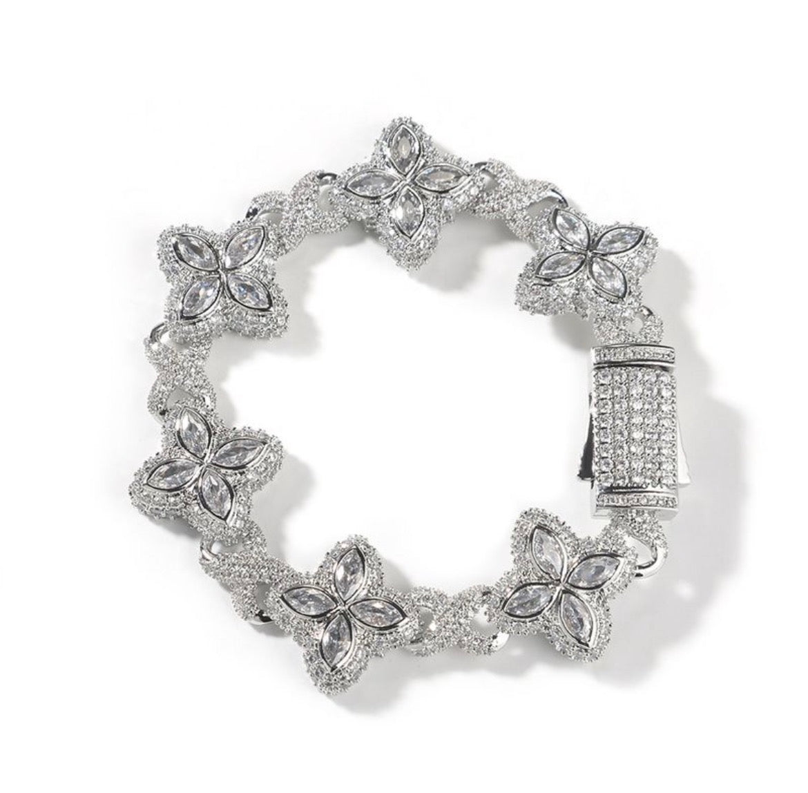 Four leaf clover bracelet