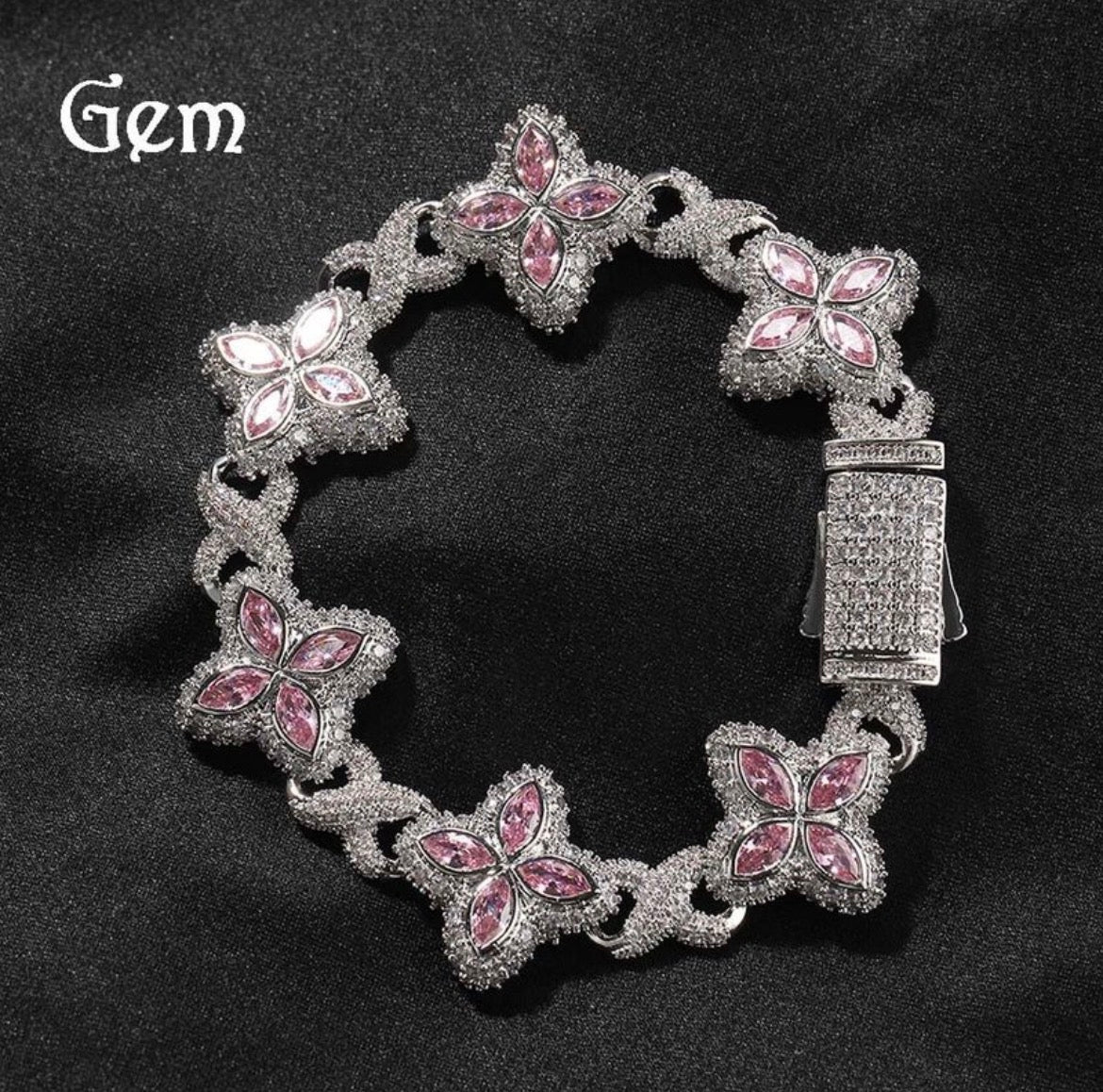 Four leaf clover bracelet